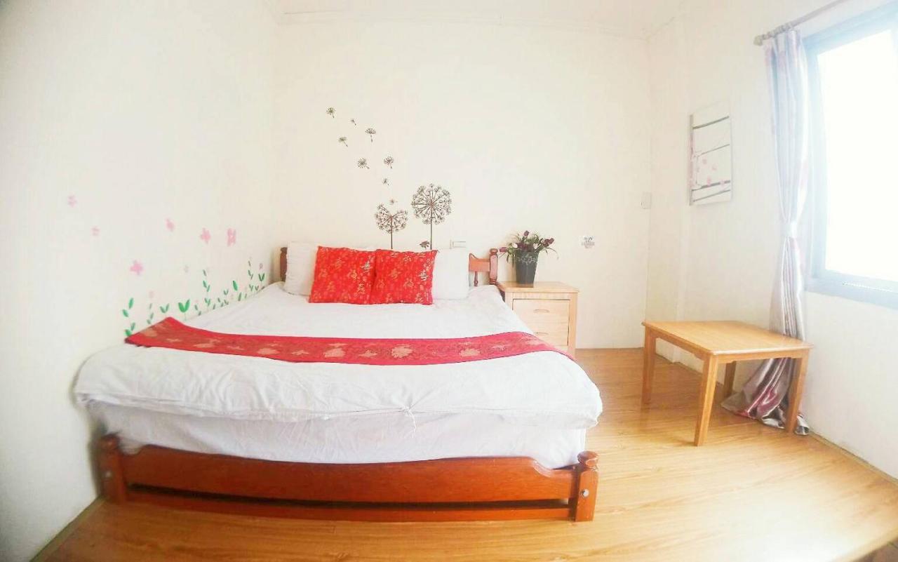 Ding Ding Homestay Csinhu Kültér fotó